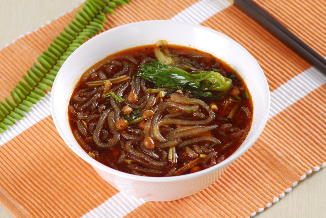 開一家酸辣粉小吃店怎么樣？