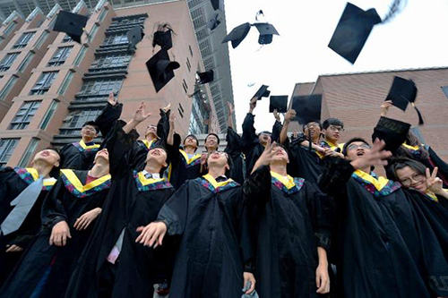 剛畢業(yè)的大學(xué)生可以開小吃加盟店嗎？